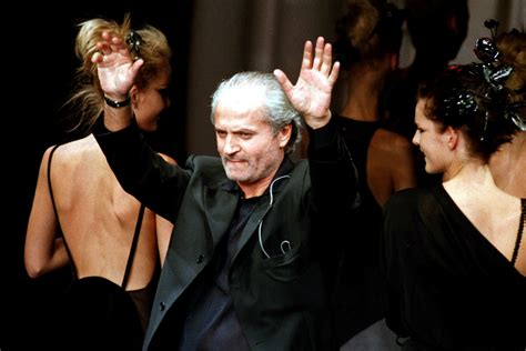 gianni versace beneficenza contro aids